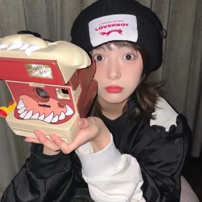 早餐时女歌迷快闪